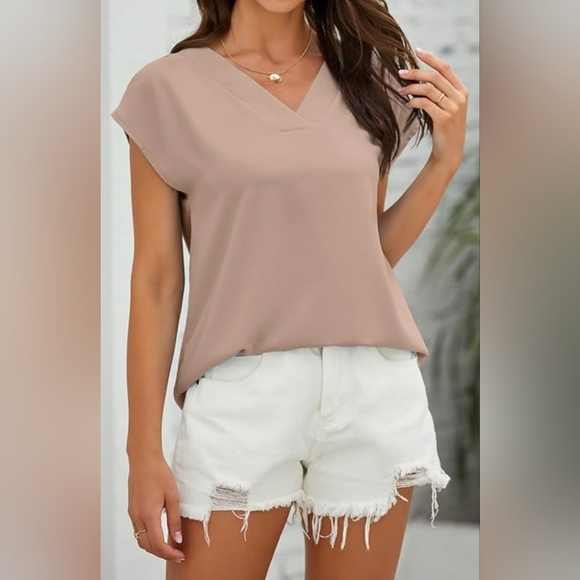 NWOT Calvin Klein Chiffon V-neck Cap-sleeve blouse -Khaki - Picture 4 of 5